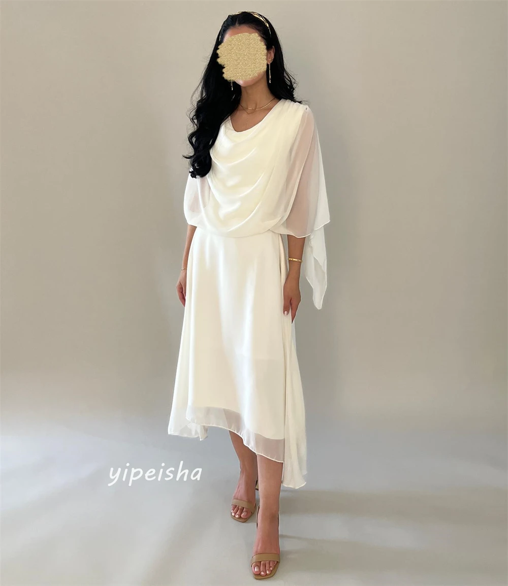 Jiayigong-Joelho Comprimento Satin Vestido, Draped Plissado, Celebridade A-Line, O-Neck, Bespoke Ocasião