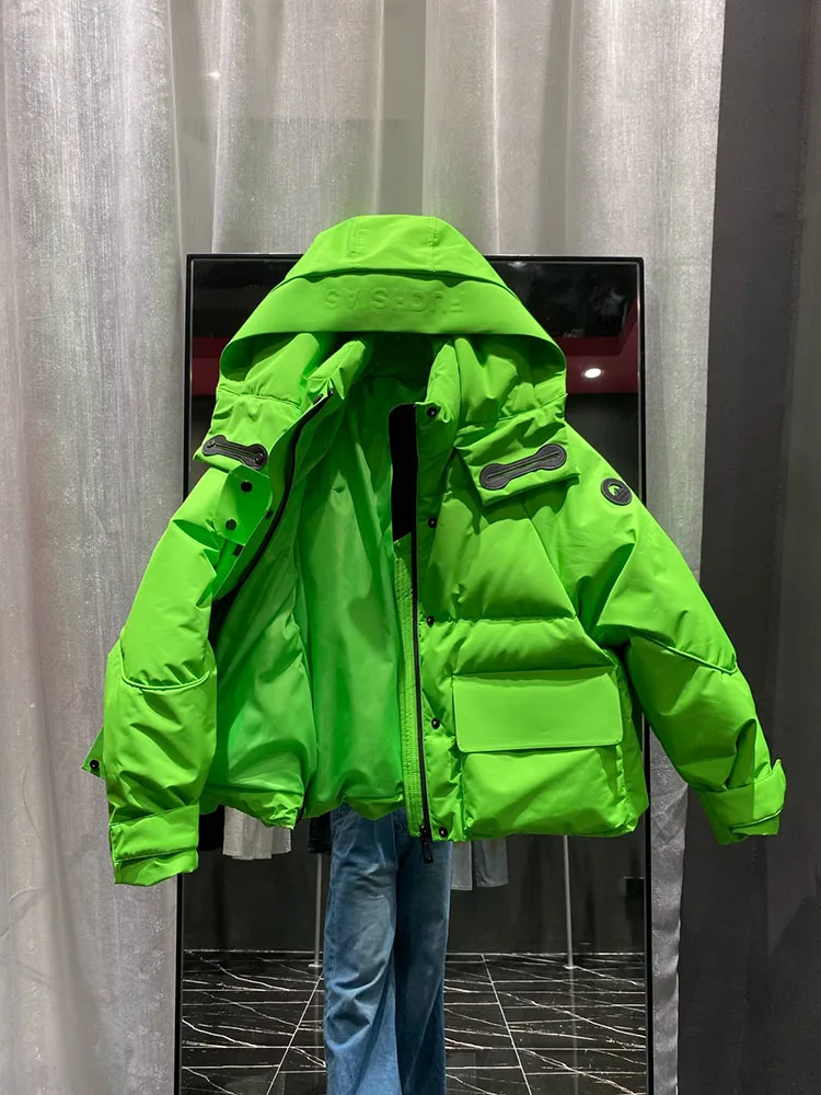 Trendy short style big pocket down jacket women's in winter 2025 new stylish hooded loose and slimming versatile jacket
