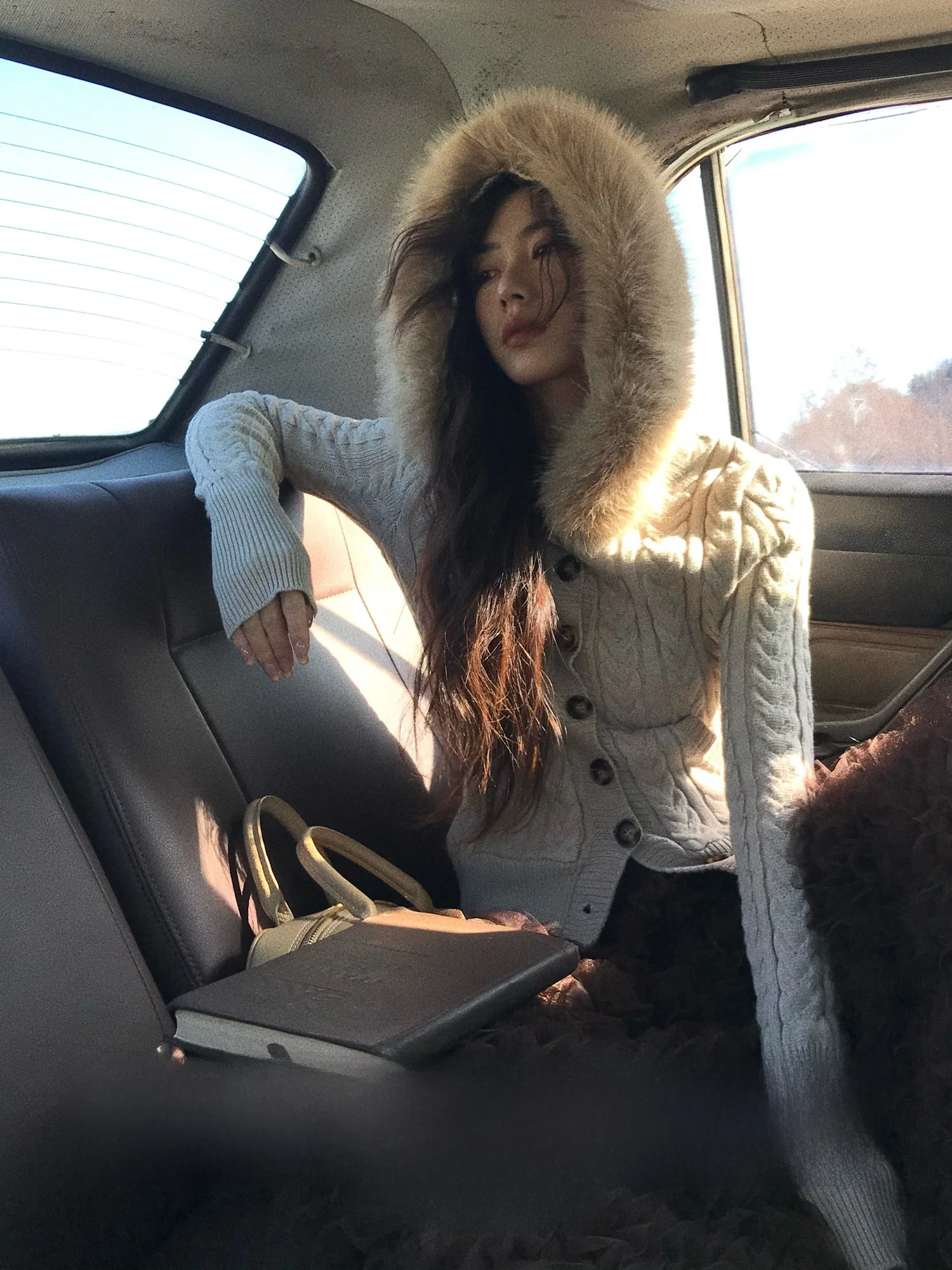 

Женский вязаный свитер Slim Fit Lazy Sle, зимний, модный, мягкий, с V-образным вырезом, длинный рукав, уютный, пушистый воротник, с узором «косичка», повседневная одежда