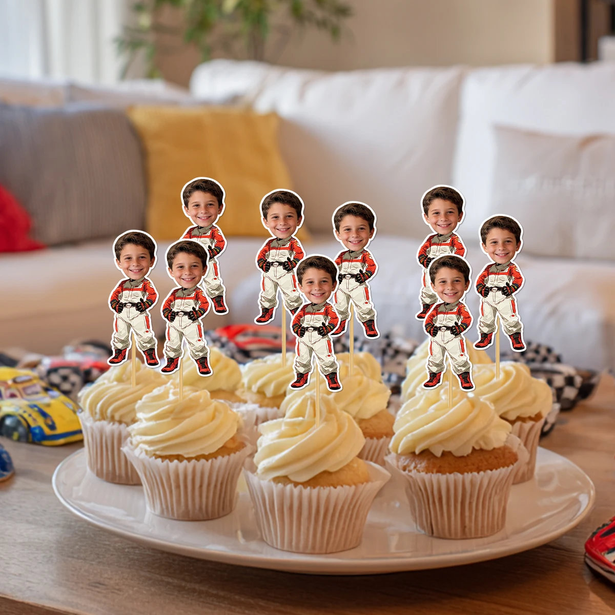 Personalisierter Geburtstags-Rennwagen-Kuchenaufsatz mit individuellem Gesichtsfoto, Rennsport-Thema, Meilenstein-Geburtstagsfeier, Kuchendekoration – Detail 11