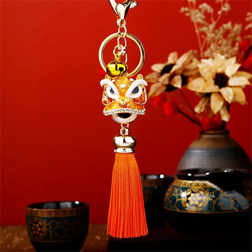 Delicate Chinese Style Lion Dance Keychain Ancient Mascot Fortune Lion Lion Wake Keychain Key Holder Crystal Animal Bag Pendant