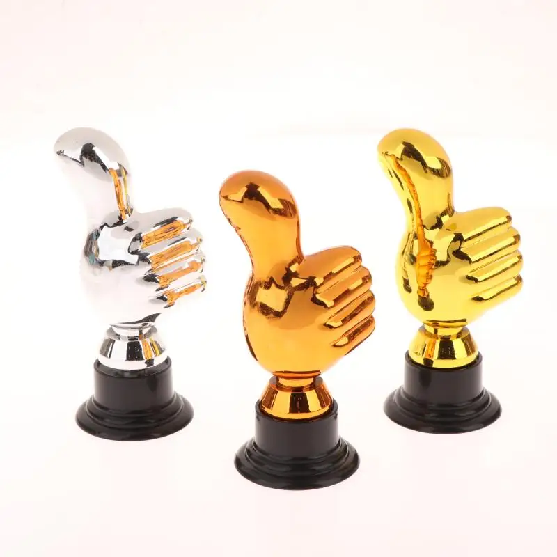 1 قطعة جوائز النصر الصغيرة جوائز الإبهام حتى الكأس البلاستيك الذهب الجوائز تشجيع لديكور سطح المكتب المنزلي
