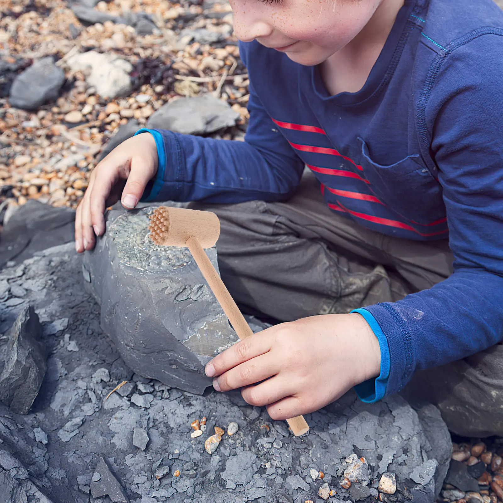 

4Pcs Mini Wooden Hammers Lightweight Safe Natural Wood Mallets for Kids Hand Training Muscle Development Party Favors Classroom