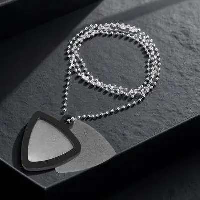 

Guitar Picks Holder Necklace Silicone Guitar Pick Organizer with Stainless Steel Picks Portable for Outdoor