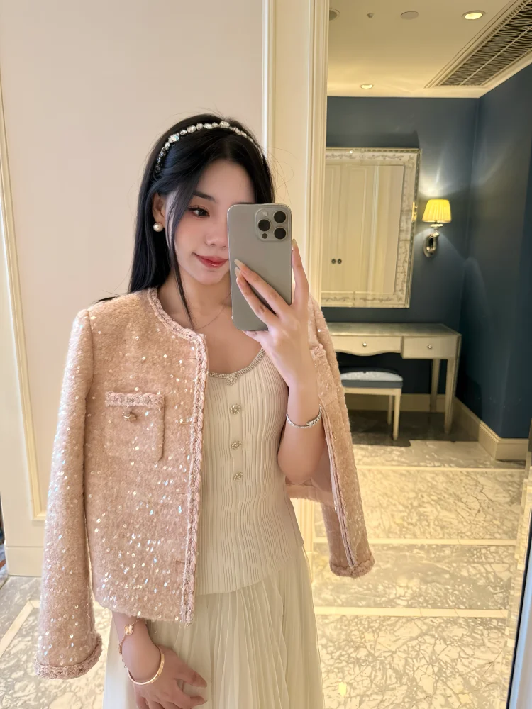 

Xu Kai Ele Long Sve Sequin Heavy Work Handmade Rich Girl Gentle Sle ort Верхняя одежда для женщин из смеси полиэстера и шерсти