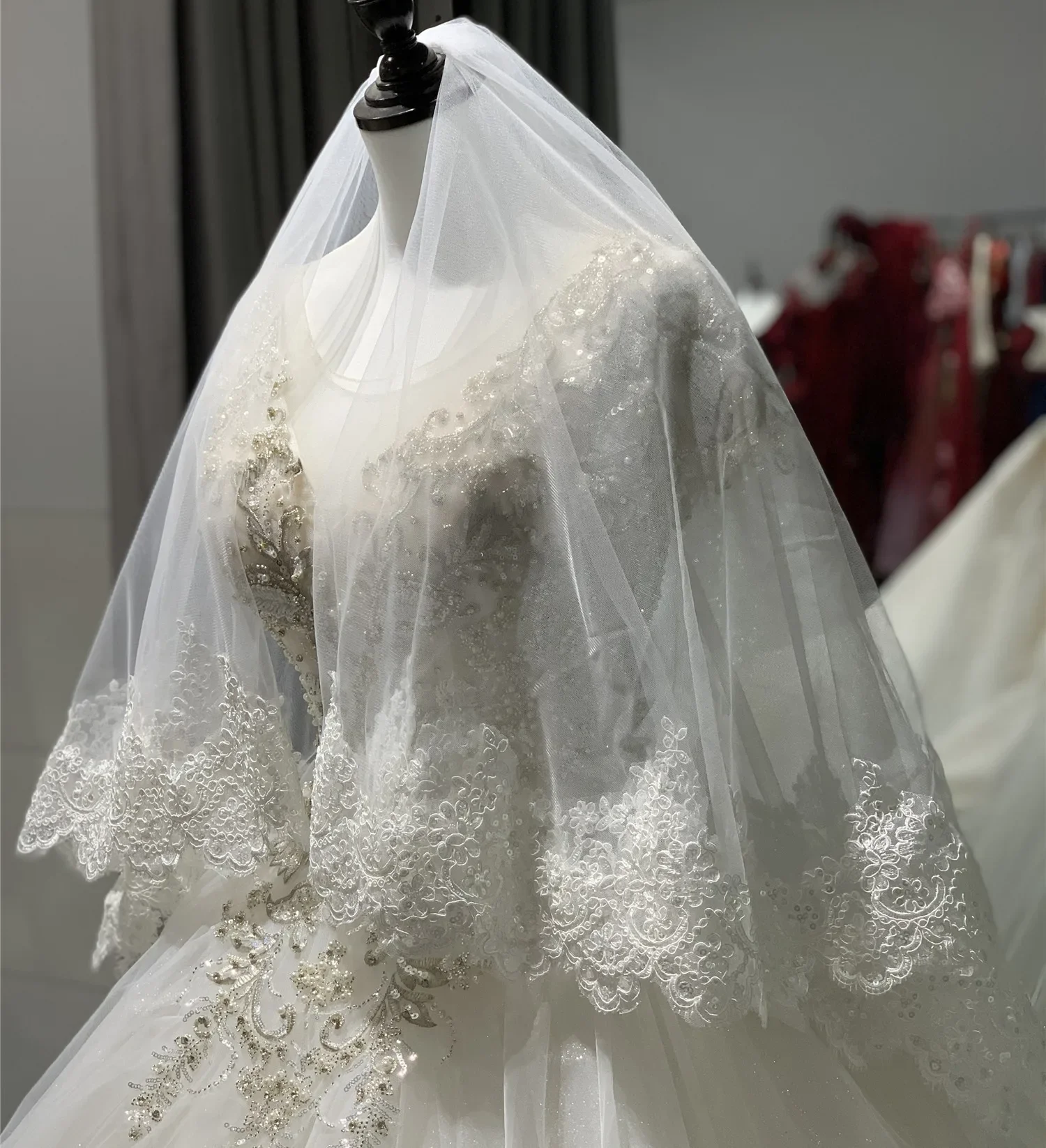 Vestido de casamento véu branco de duas camadas com lantejoulas renda véu de casamento europeu e americano cocar de noiva