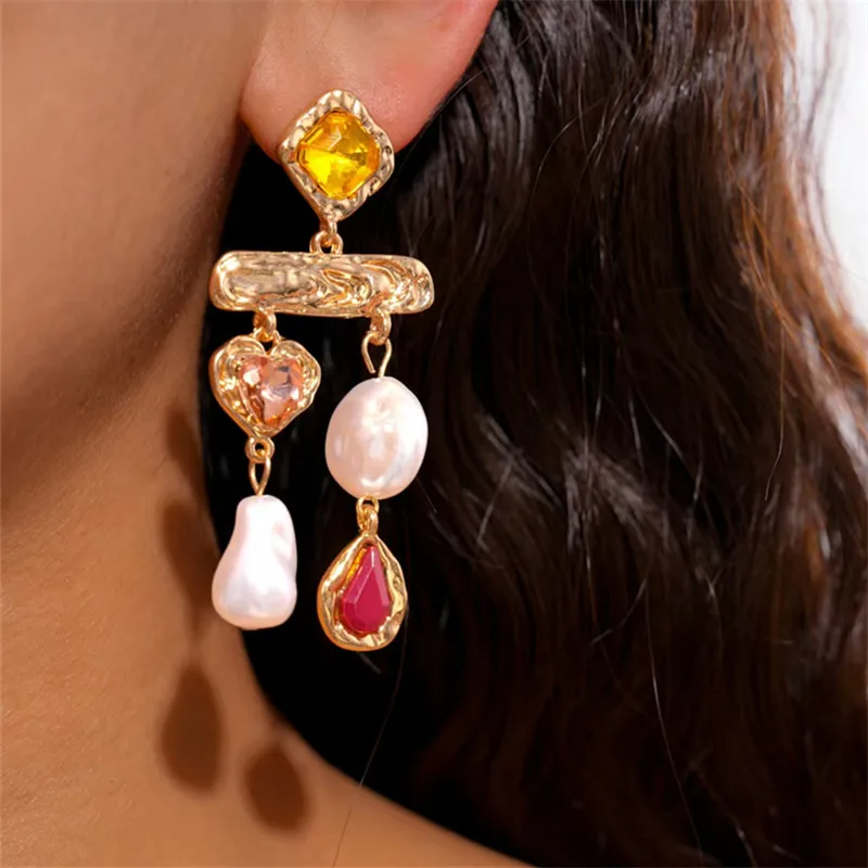 Vintage Style Zircon Pearl Earrings for Women Retro Tassel Dangle Jewelry Fashionable Accessory for Banquet Travel