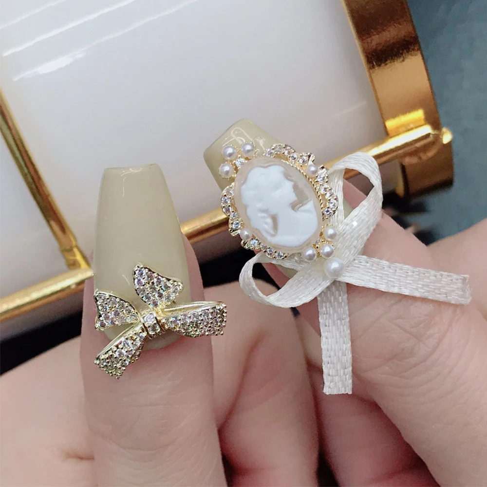 Breloques de luxe en forme d'aile brillante, fleur 3D, strass pour ongles, décorations Nail Art, outils de manucure, bijoux pour ongles