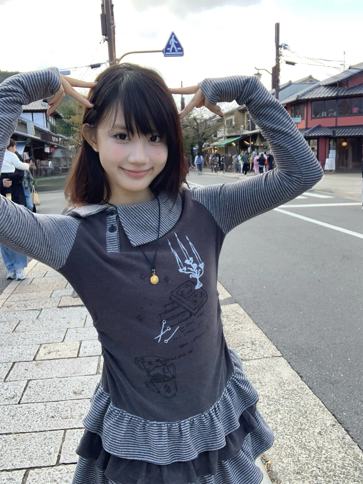 

Slim Fit T-irt with Skirt Hem Patchwork Tee Layers Waist Inward Design Comfortable Regular Sve Long Collar Sle