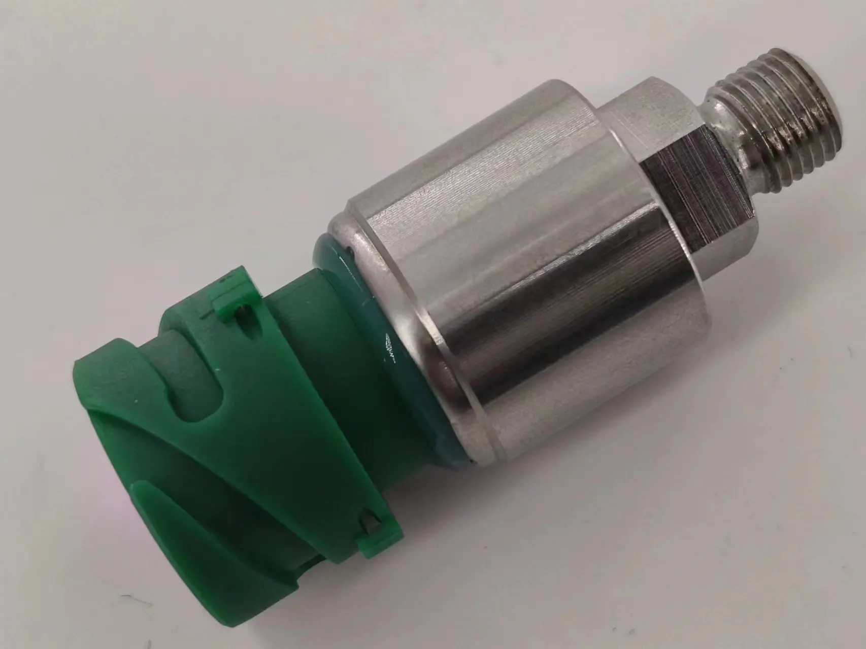 Oil Pressure Sensor A9705420018 9705420018 for Mercedes-Benz Truck