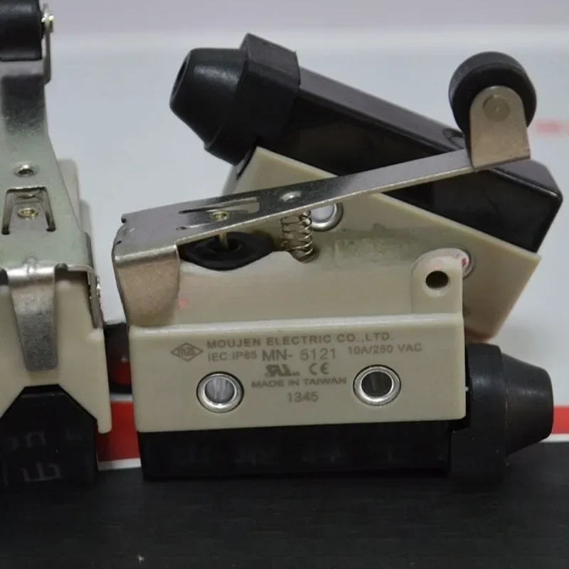 

Детали подходят для [Limit Switch MN-5121] Moren MOUJEN New