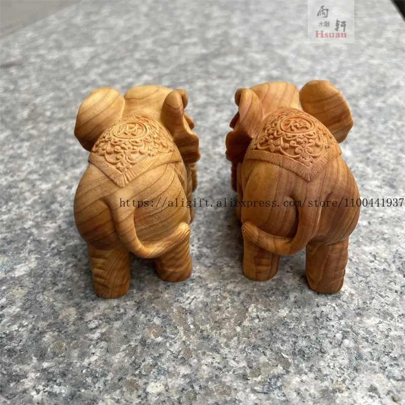 1 Pair Natural Camphor Wood Carved Wealth Elephants Ornament Home Decor TV Cabinet Decoration