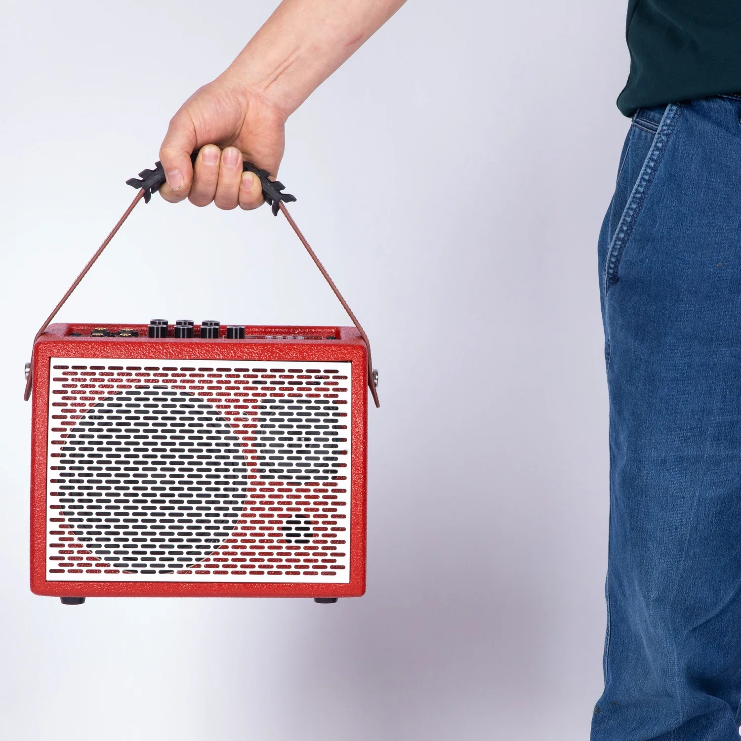 ขายร้อนไฮไฟแบบพกพาลําโพงคาราโอเกะกีตาร์เสียงเบสไมโครโฟนเล่นและร้องเพลง KTV กลางแจ้งแบบพกพาชาร์จ BT ลําโพง