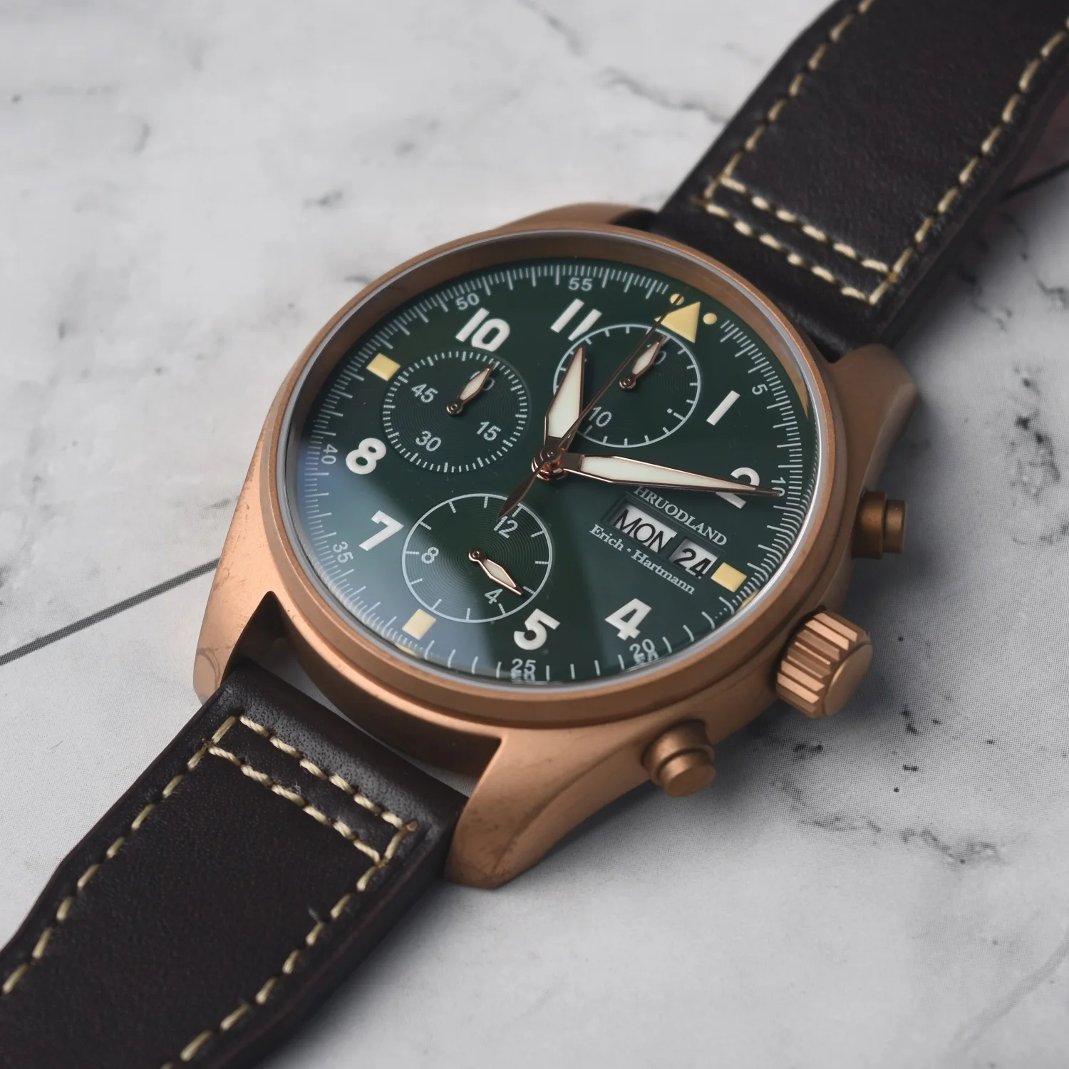 Hruodland Bronze Quartz Retro Luxury Mens Watches Sapphire Crystal Waterproof 100M Multifunction Chronograph Pilot Wristwatches