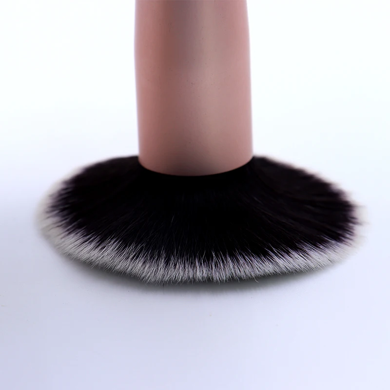 卸売ナイロンファンデーションメイクブラシ、角度付きコンシーラーブラシ、木製ハンドル、高品質で快適なハンディキットセットメイクブラシ