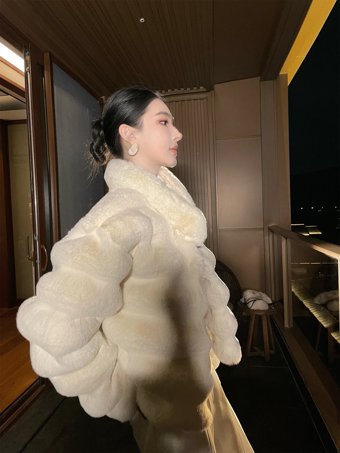 

Alin Miss Furry ort White Fur Jaet Women's Winter Outerwear Eco-friendly Synthetic Rabbit Fur round Ne Slimming Sle