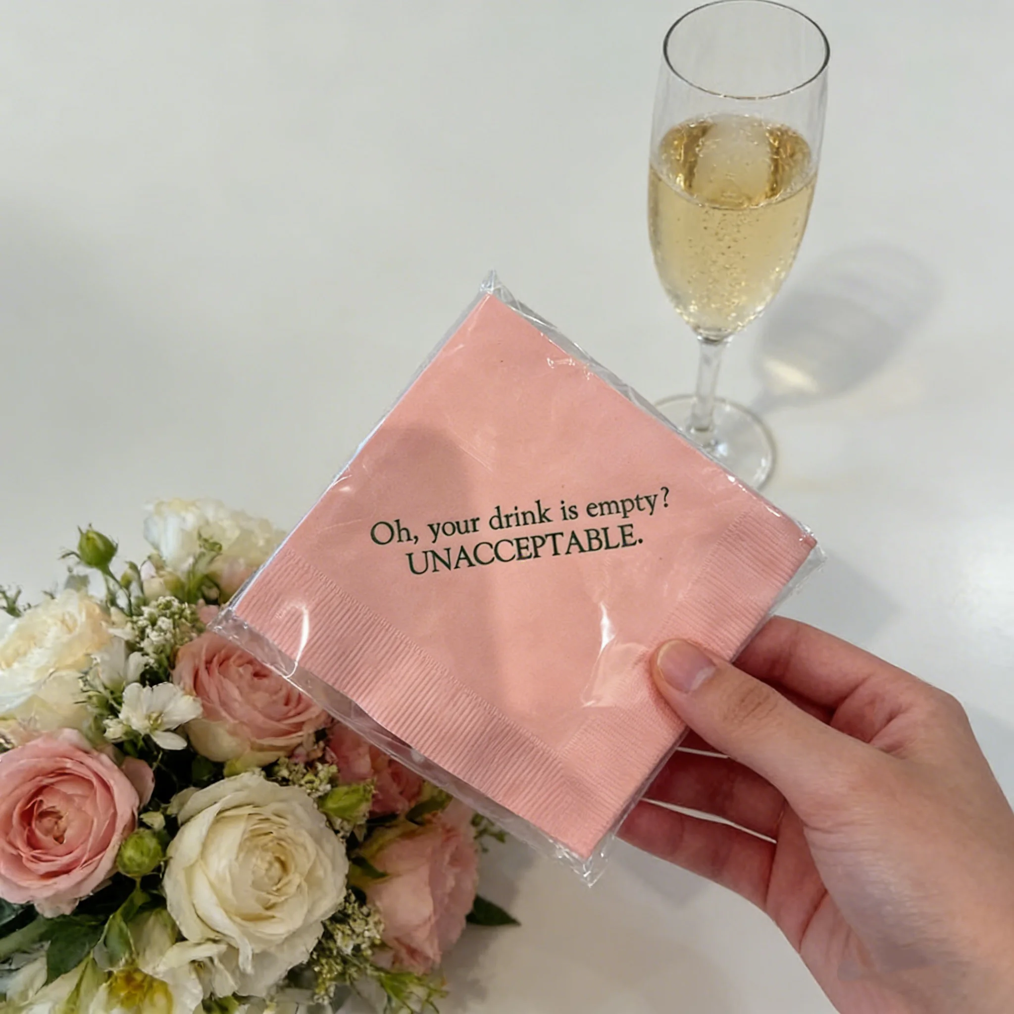 

50 шт. персонализированных салфеток для коктейлей с монограммой, бумага с индивидуальной печатью для дня рождения, обедов и напитков