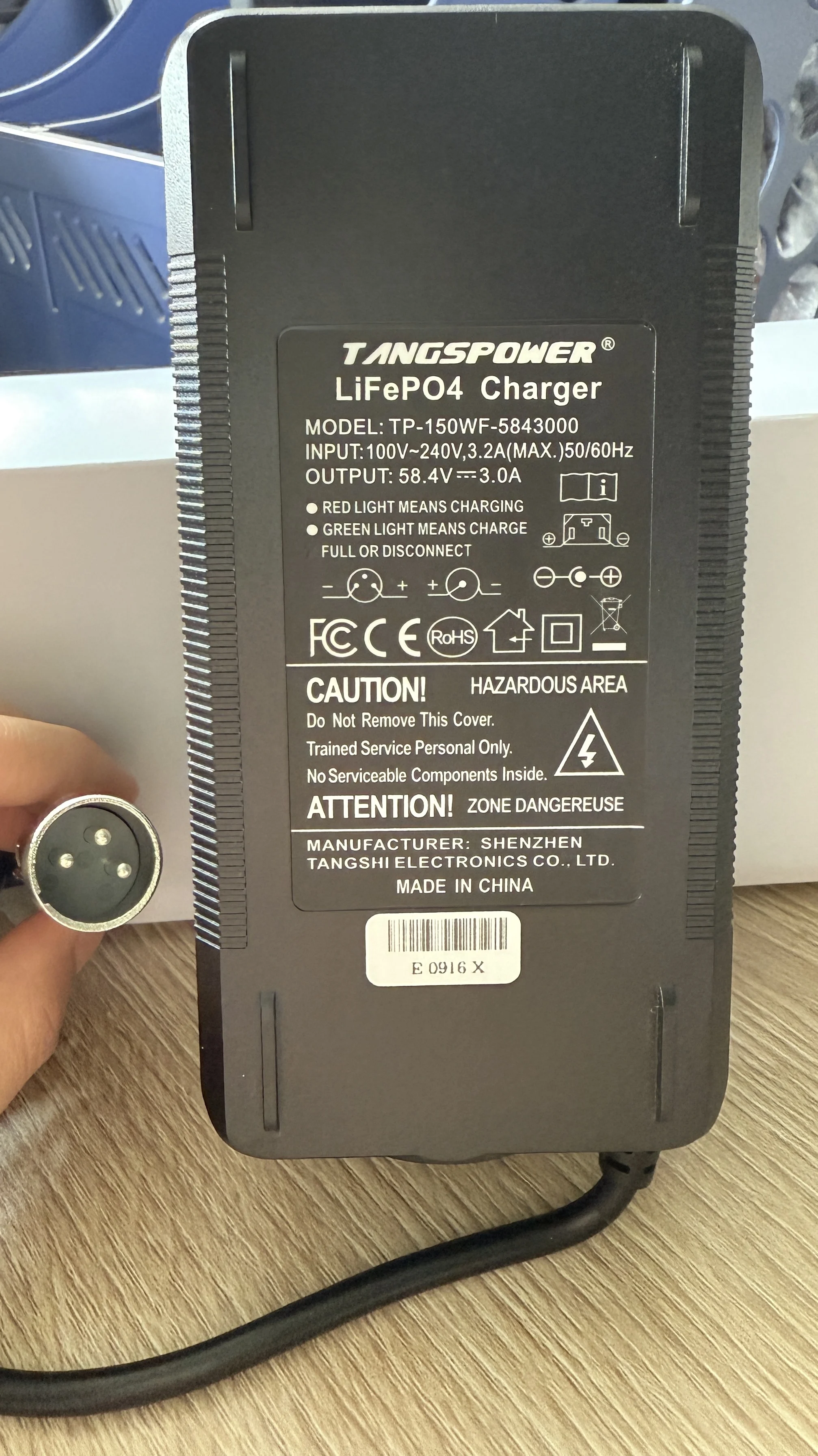 

Output 58.4V 3A Lifepo4 Battery Charger 16Series For 48V/51.2V Lifepo4 Battery Pack Charger XLR High Quality Power Connectors