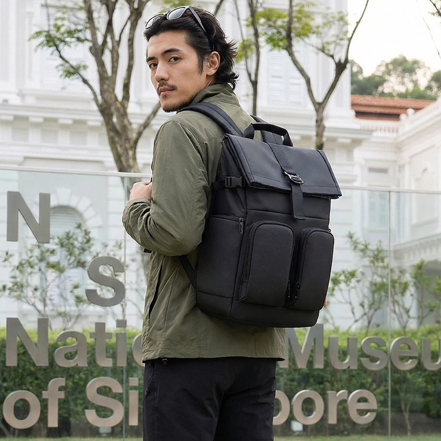 

Large Capacity Waterproof Backpack for Men and Women Casual Daypack for Work Business Travel College Oxford cloth schoolbag