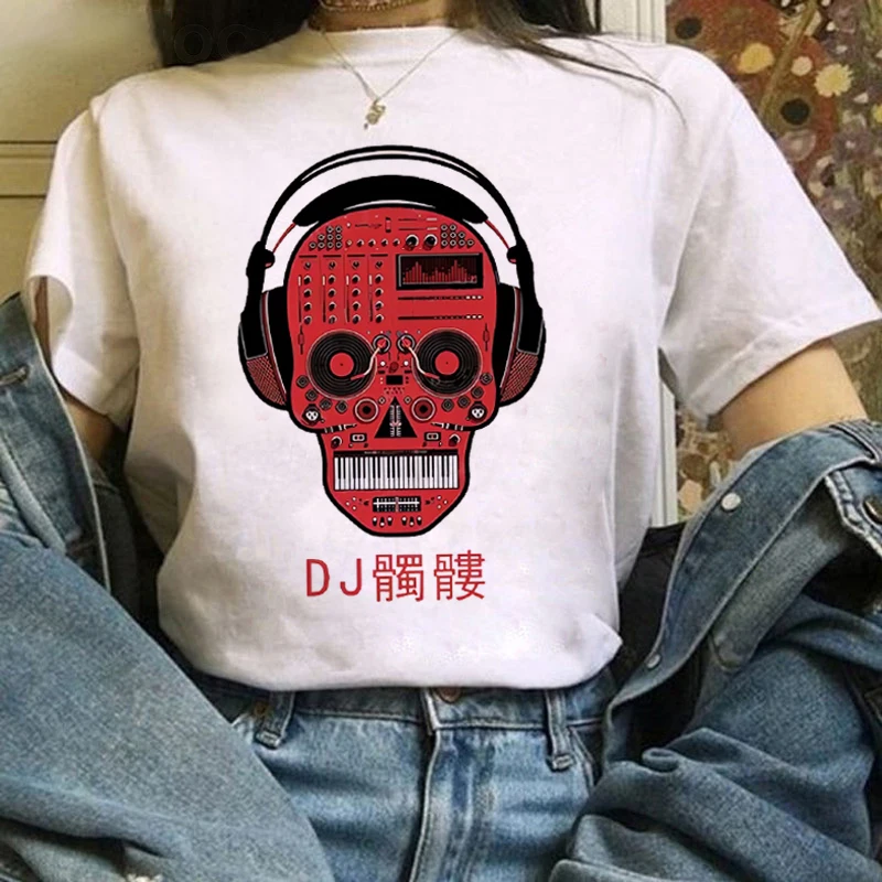 

Футболка с забавным японским узором и принтом черепа Dj, повседневная милая одежда, обычная летняя трендовая белая футболка с круглым вырезом, уличный топ