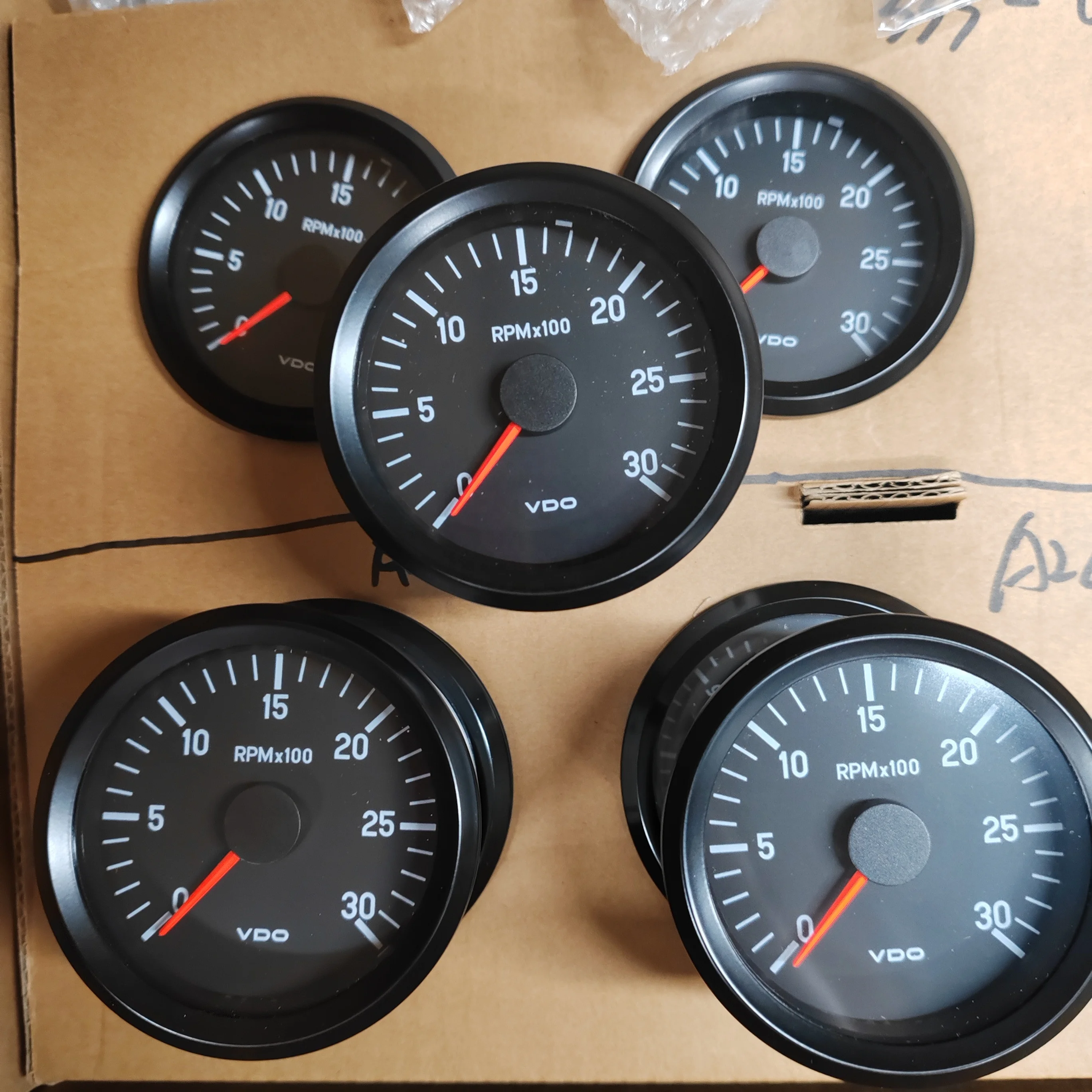 TLF Genuine VDO Tachometer 333 045 001X Cockpit International Tachometer 3.000 RPM 80mm 24V 333045001