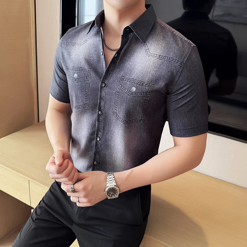 2025 صيف جديد تقليد قميص دينيم الرجال موضة عادية التدرج سليم صالح قصيرة الأكمام تي شيرتات قطن ملابس رجالي 4XL-M
