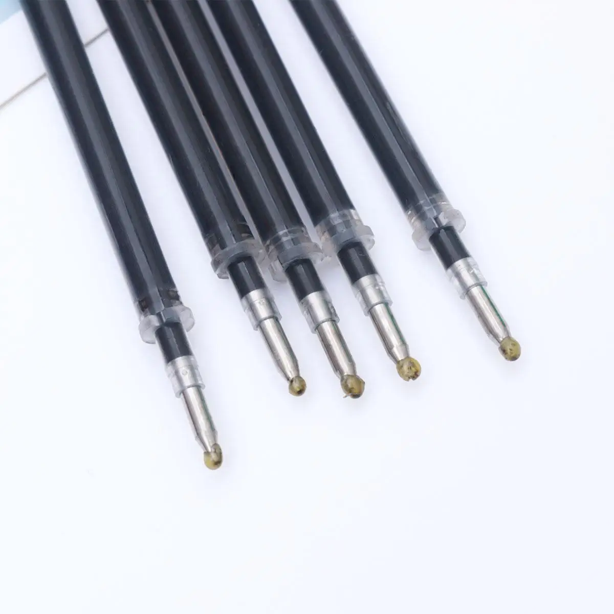 12 قطعة من أقلام الجل الأسود عبوات حبر ممتاز يدوم طويلاً وكتابة سلسة طرف رفيع متوافق مع الأقلام القياسية المقاومة للتسرب وغير #4