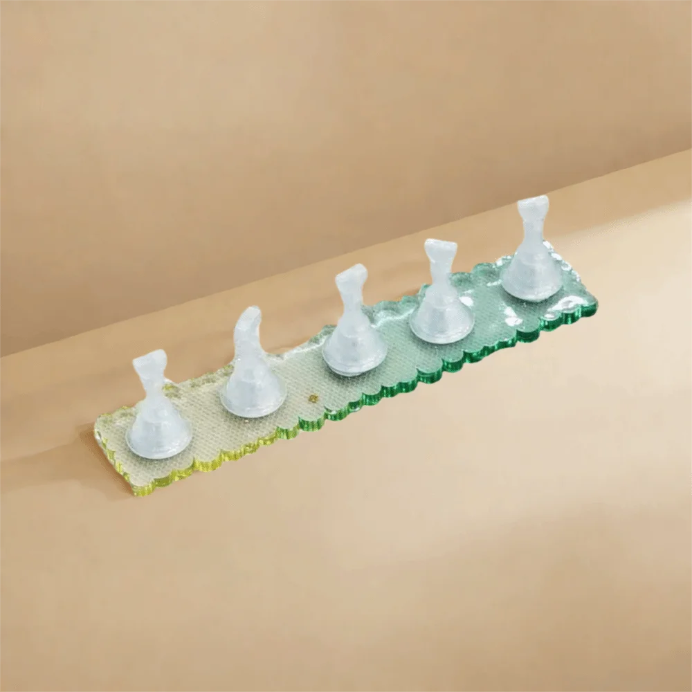 

3Sets Gradient Magnetic Nail Holder Sequins Shiny Transparent Nail Tip Practice Stand Reusable Acrylic Base Nail Showing Shelves