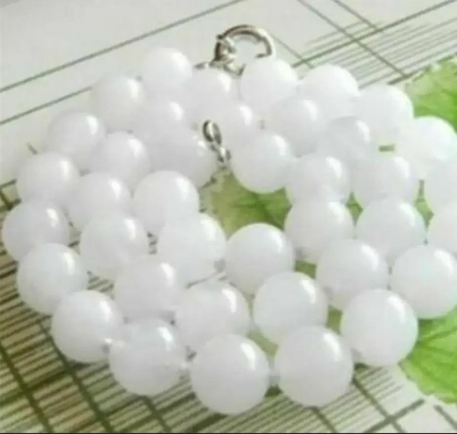 

Genuine natural 10mm white jade round gem Beaded Necklace 18 inches