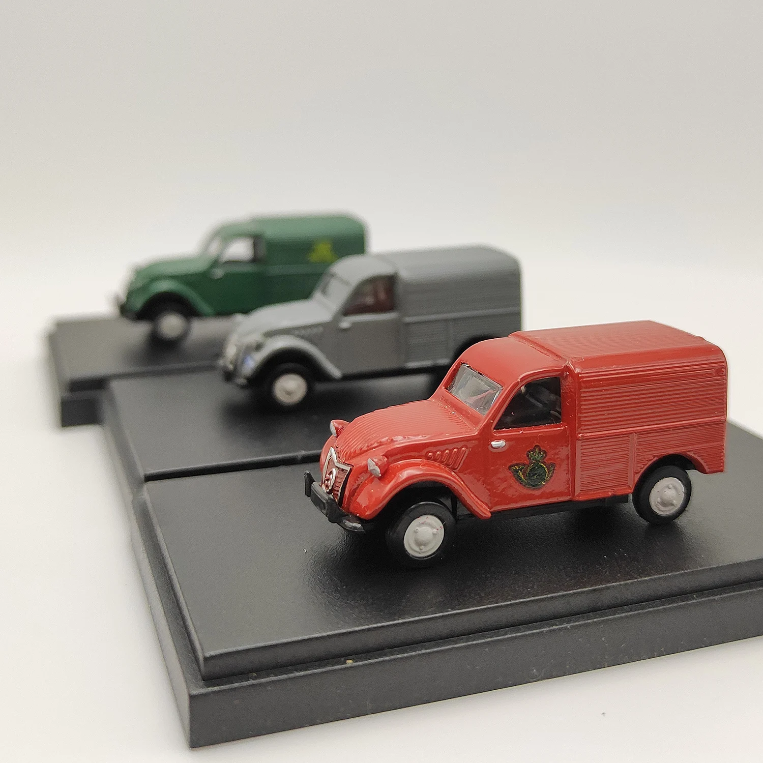 

Three-colour 1:87 Scale CITROEN Freight Car Resin Car Model Collectible Toy Gift Souvenir Display Ornaments