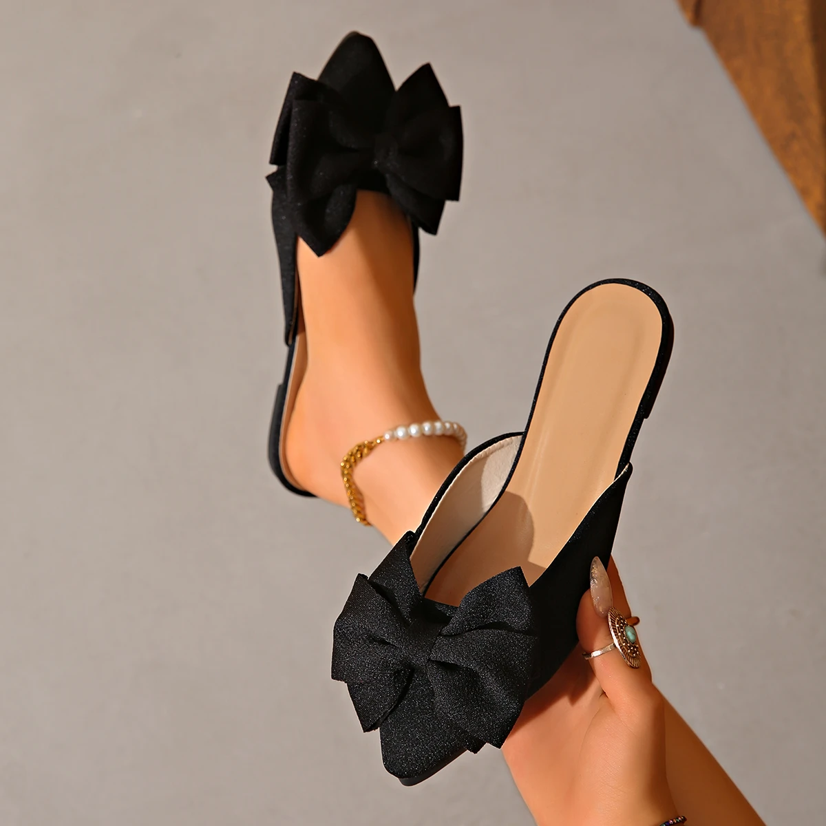 

Women Baotou Slippers Casual Shallow Flat Shoes Summer Pointed Toe Slippers Wear-resistant Non-slip Sandals Mules Slides Women