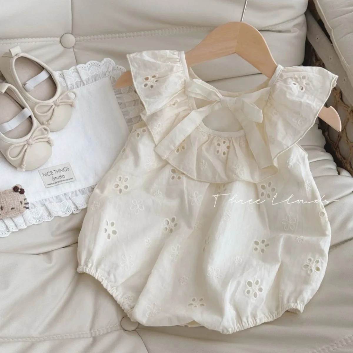 Somenie Summer New Product: Thin Embroidered Hollow Out Backless Hat Clothes for Infants, Toddlers, and Girls