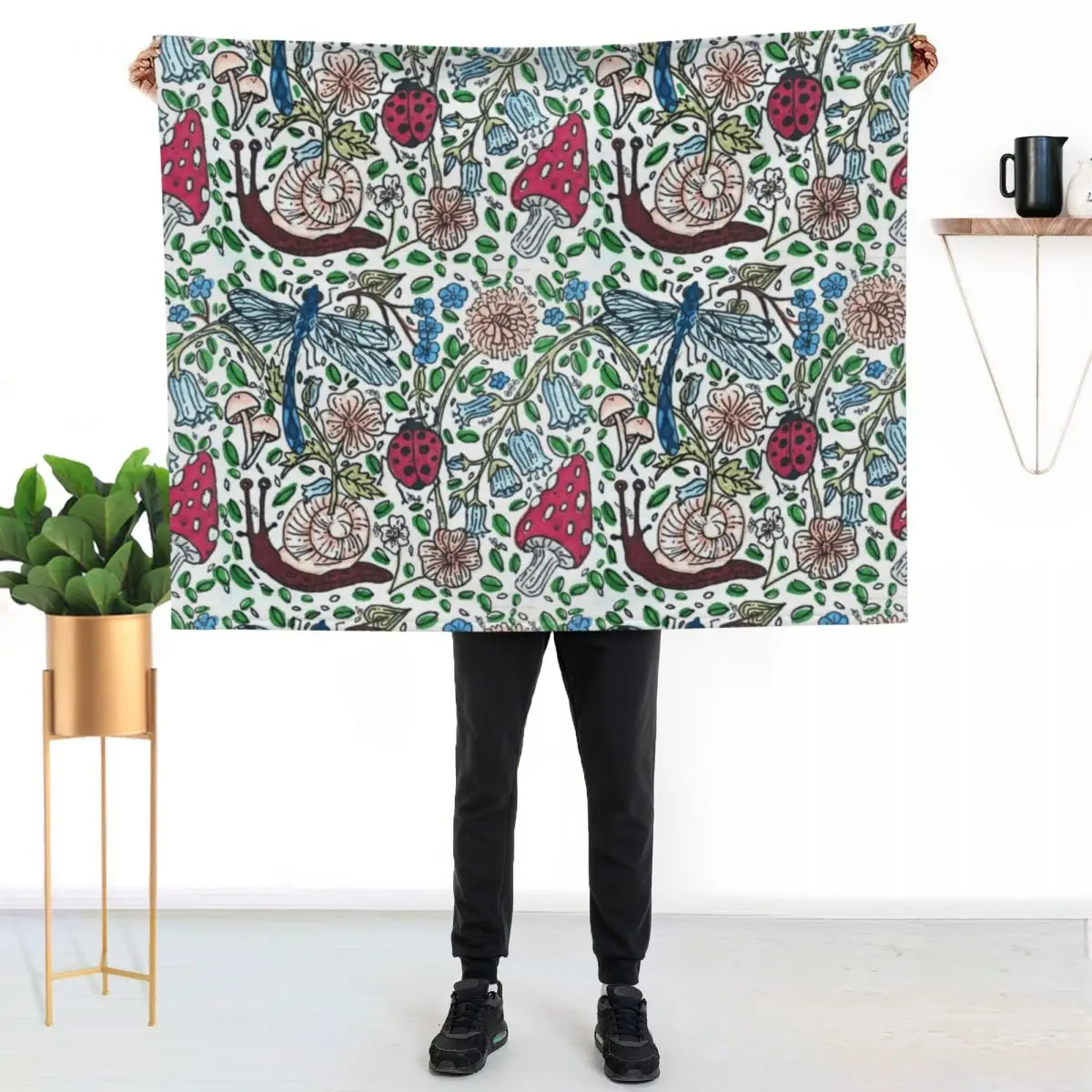 

Garden of critters Throw Blanket Durable Warm Blanket for Daily Home Use