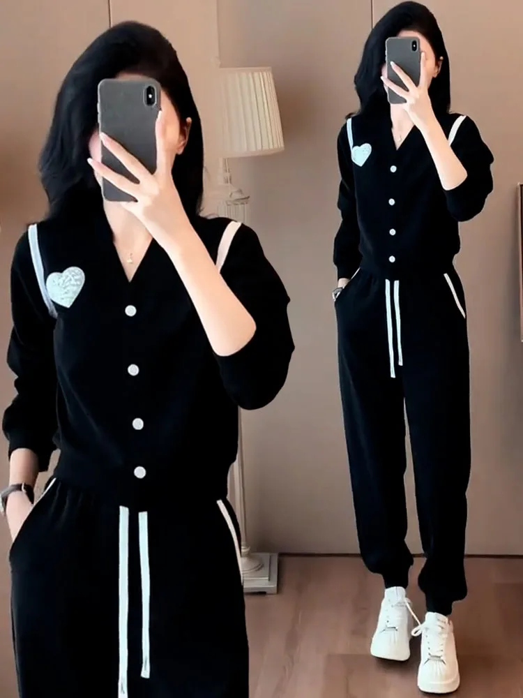 Lässiges Mode-Set für Damen, 2025, Herbst, neuer Stil, High-End, kleine Sportbekleidung, Sweatshirt und Hose, zweiteiliges Set