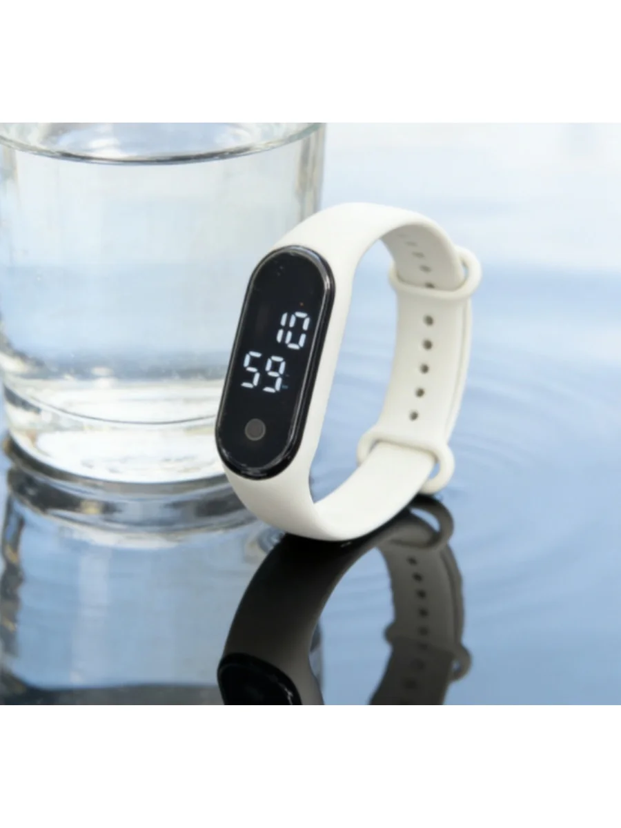 

Cute Teenage Cartoon Series Digital Watch - Vitality Bracelet for Boys and Girls, Durable TPU Strap, Non Waterproof, Battery Powered - Perfect Homecoming Gift (Small white)