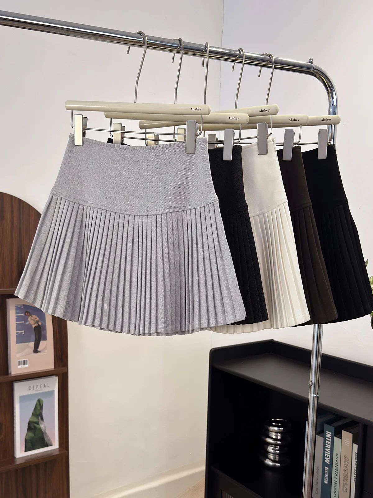 

Милая минималистичная серая плиссированная юбка Wlloen для женщин, зимняя мини-короткая юбка с высокой талией, не опустошенная, шикарная, Harajuku, в консервативном стиле