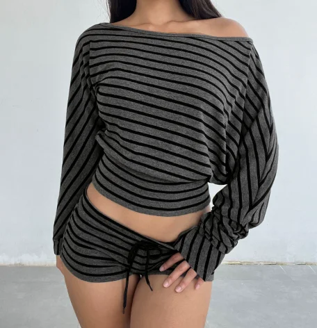 American Spice Girl Gestreiftes Schulterfreies Langarm-T-Shirt für Damen, Herbstmode, Lässiges Kurzes Off-Shoulder Top