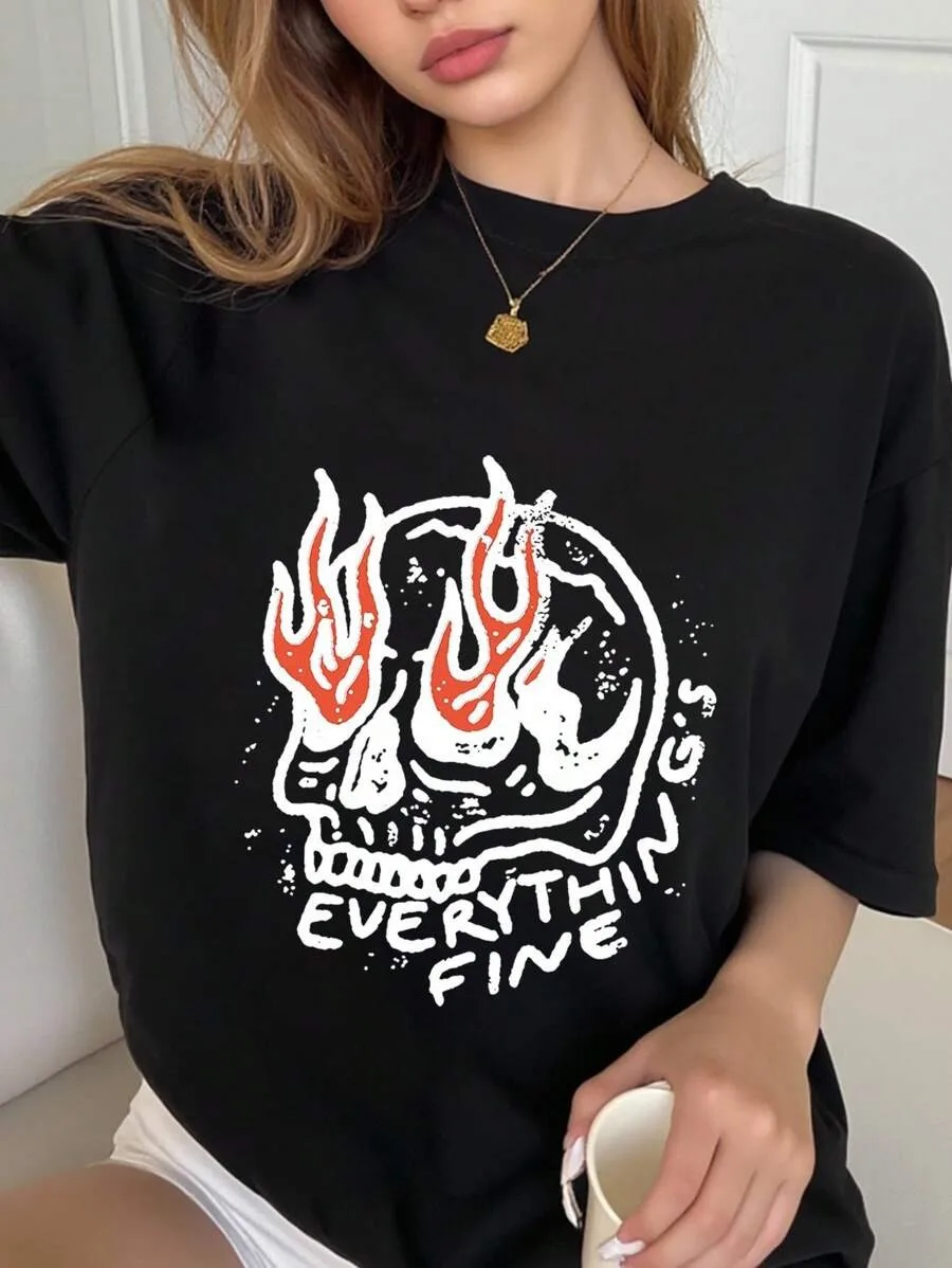 

Плюс - Повседневная уличная футболка с тематикой, с коротким рукавом и уникальным принтом