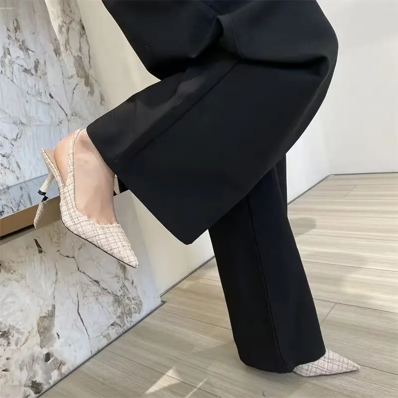 Modemarke entwarf gestrickte Plateau-Absätze für Damen, spitze Partyschuhe, bequeme große Sommer-Stiletto-Sandalen. – Detail 6