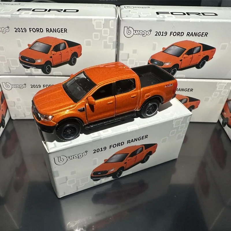 modelo-de-caminhonete-ford-simulado-em-escala-1-64-da-bburago-com-portas-que-abrem-decoracao-exquisita-para-mesa-brinquedo-de-carro-para-meninos