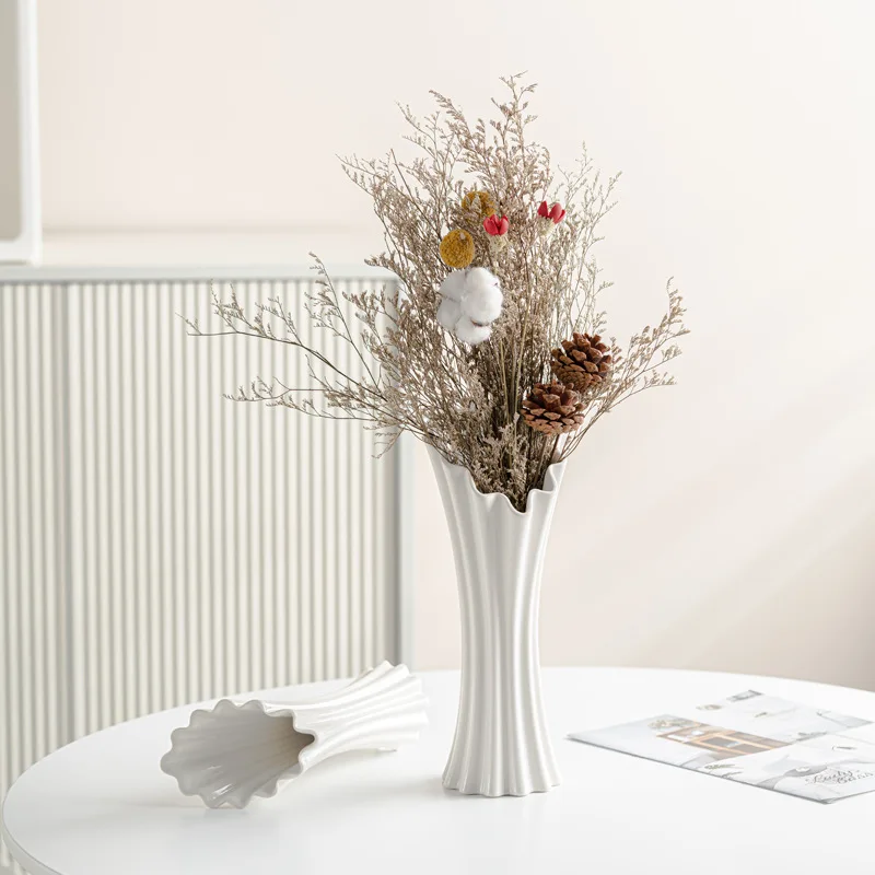 Creative Nordic Ceramic Alien Striped Vase, Home Living Room Desktop Office Decoration Modern Minimalist Flower Arrangement, 1Pc