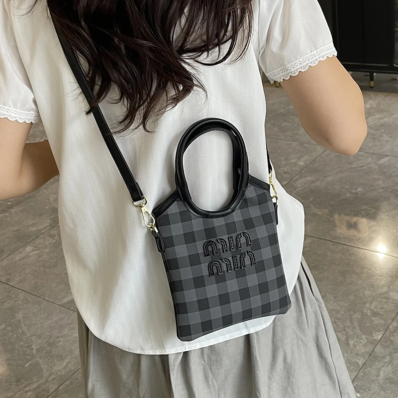 

Women Luxury Leather Fashion Designer Shoulder Tote Bag Elegant Crossbody Handbag For Daily Trendy Dressing