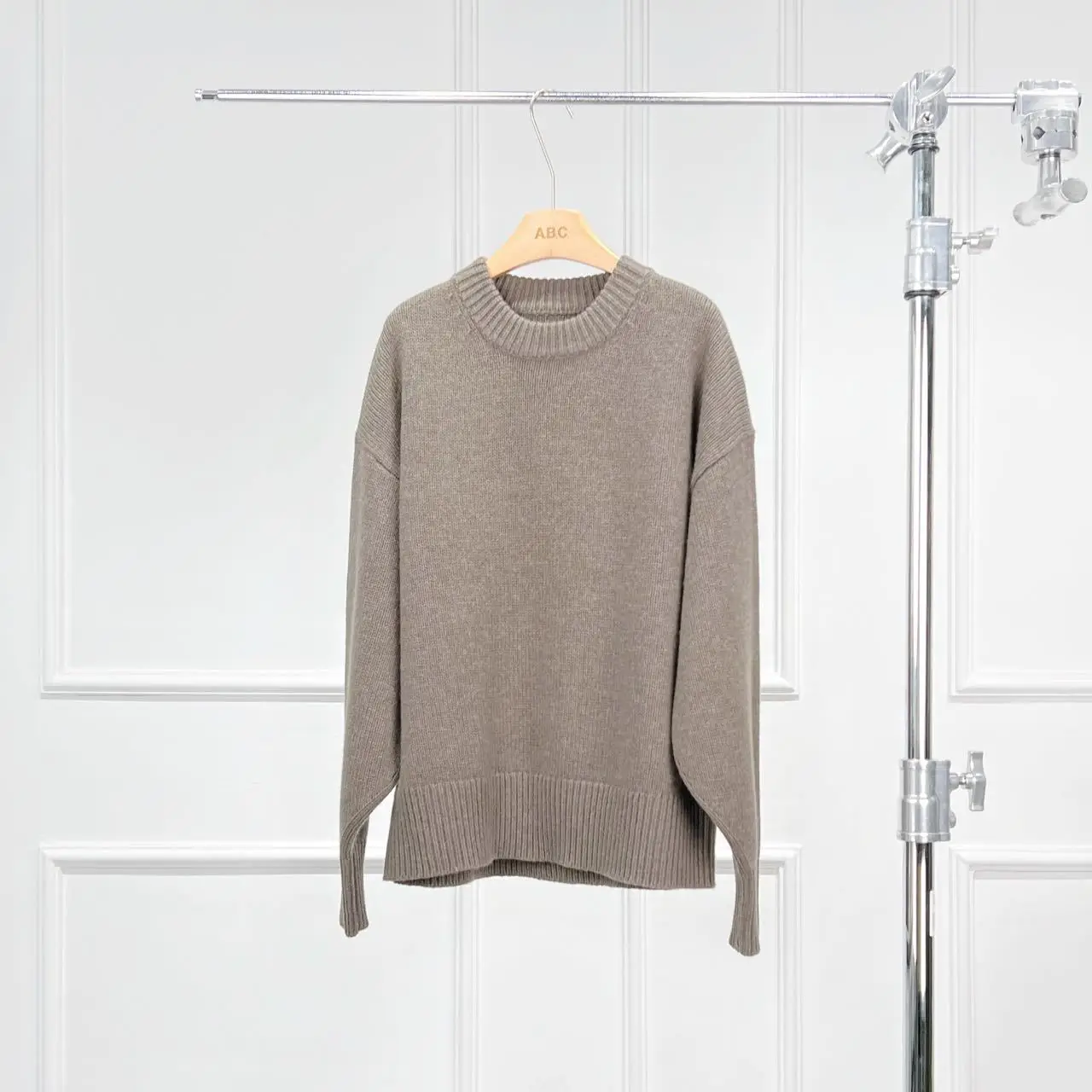 Simple Long Sleeve Classic Wool Cashmere Crew Neck Sweater for Women