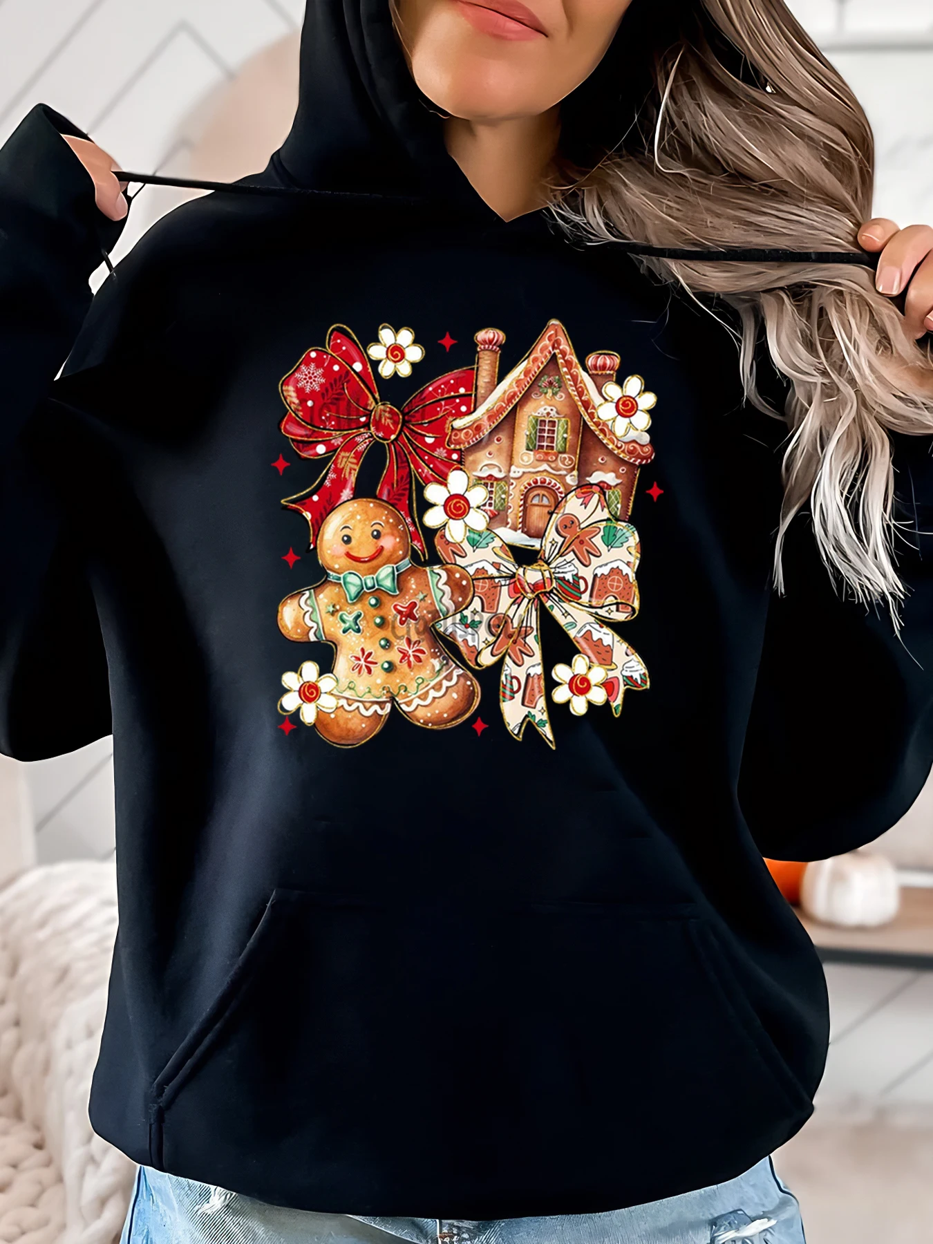 Sudadera con capucha navideña con estampado de hombre de jengibre y casa para mujer, ropa informal para vacaciones, color negro, talla grande