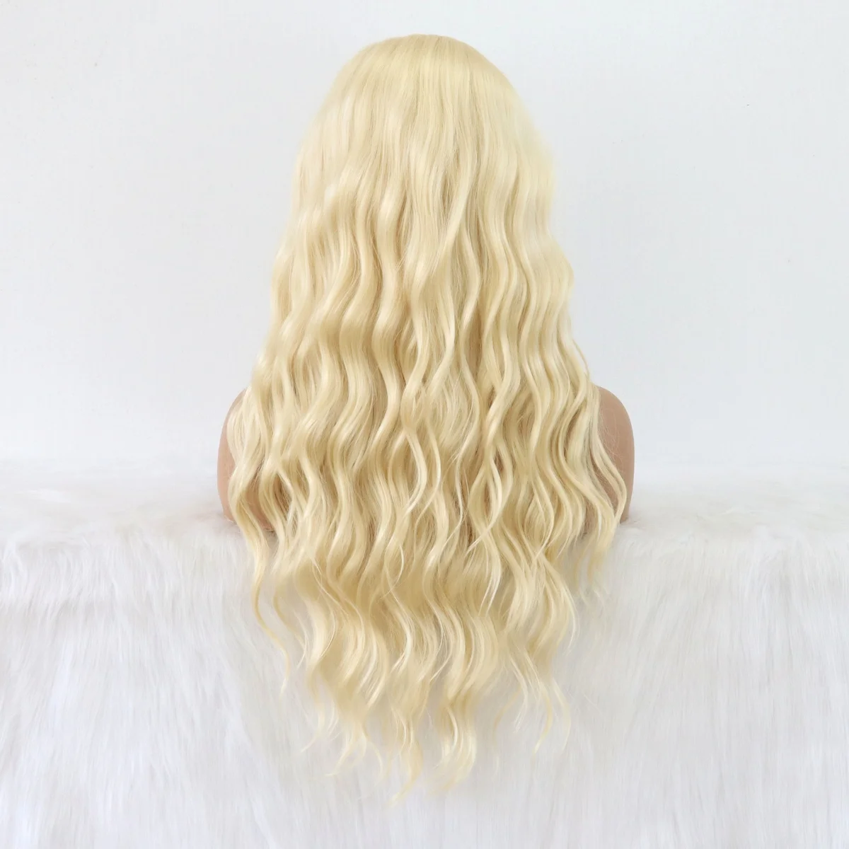 Long Blonde Wavy Wig Fluffy Curly Wavy Wigs Heat Friendly Synthetic Wig for Women Christmas Halloween Cosplay Party Wigs