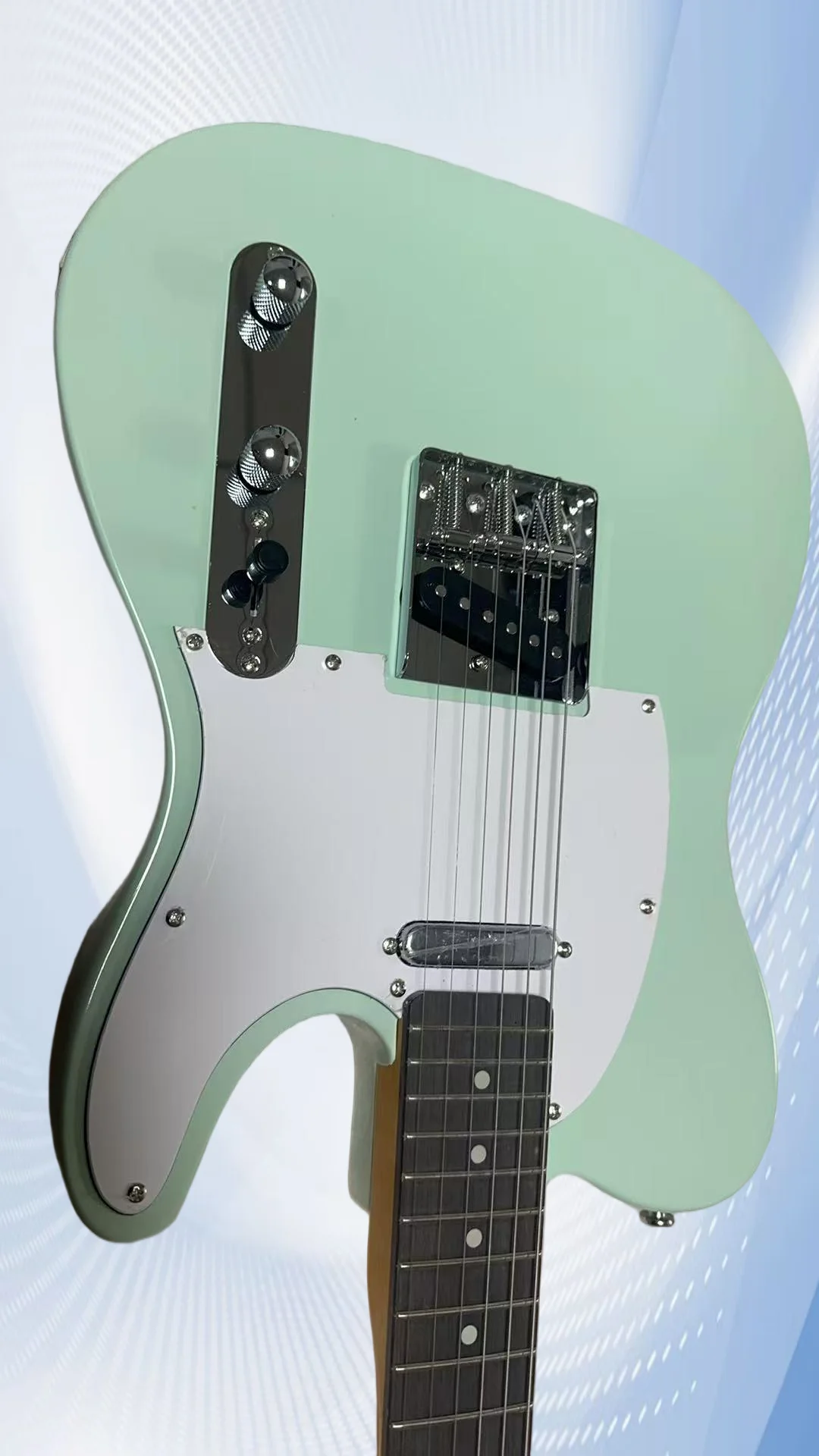 2025 Guitar Rosewood Fingerboard Surf Green Color Chrome Hardware High Quality