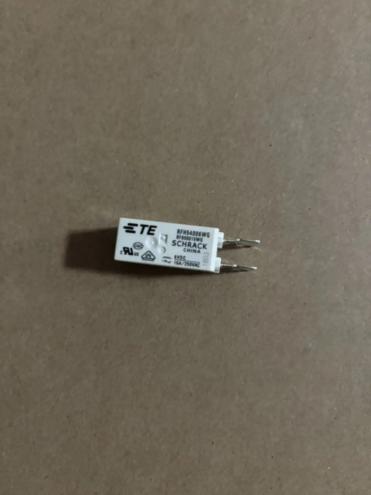 2pcs /lot Original New 100%  Power Relay  RFH54006WG  RFH54006W  RFH54006  6VDC 16A SCHRACK