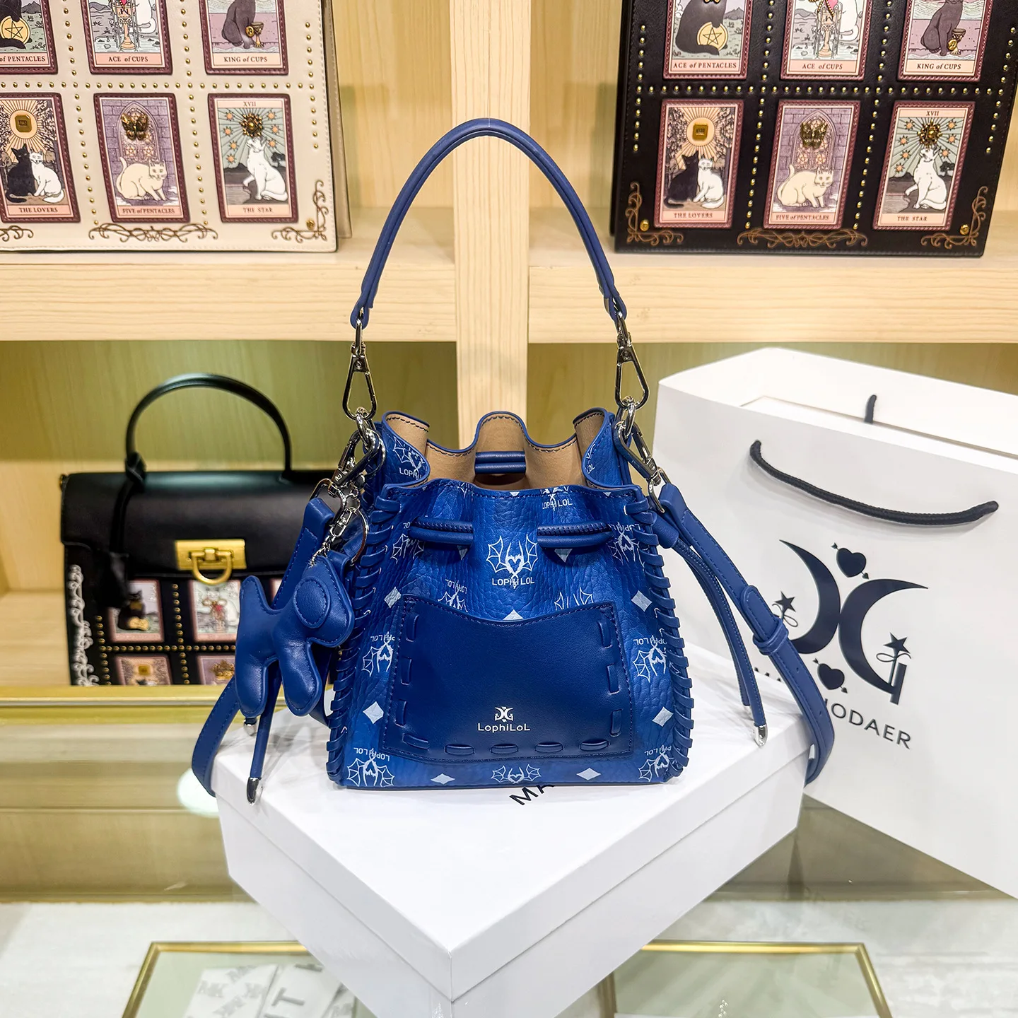 Vintage Fashion In Paris - Minimalist Vintage Leather Messenger Bag Women