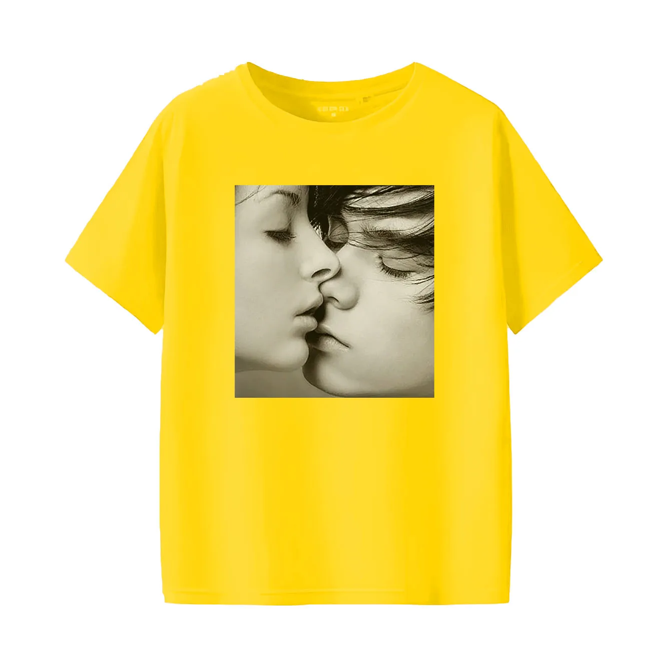 

Romantic Kiss Couple Retro Printed Round Neck Fashionable Simple Women's Short sleeved T-shirt