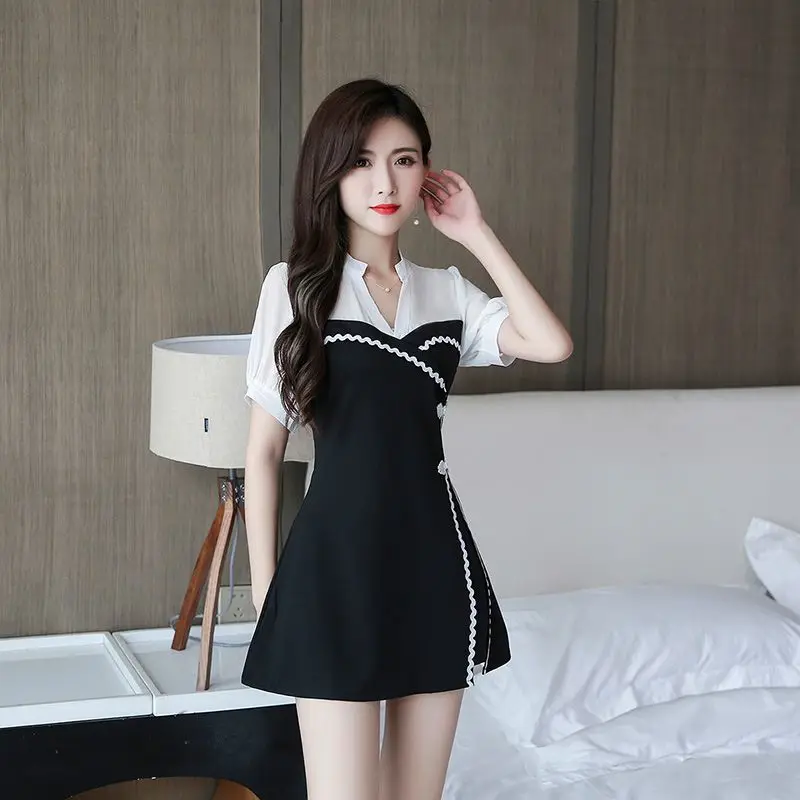

2026 Summer Women's Two Piece Set Fashion Patchwork Slim Fit Short Sleeve Top with Elastic Waist Shorts Casual Outfit Streetwear